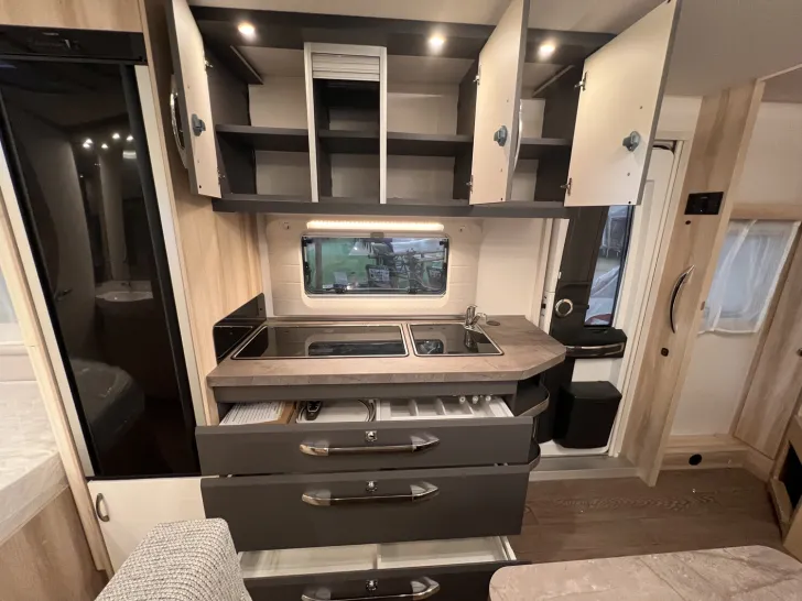 Fahrzeugbild Hobby De Luxe 540 KMFe #13