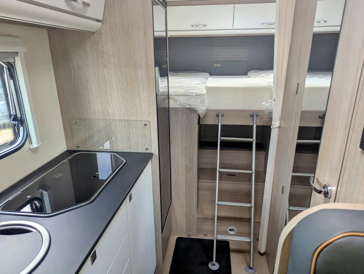 Fahrzeugbild Bürstner Lyseo Time Skyline Edition 690 G #9