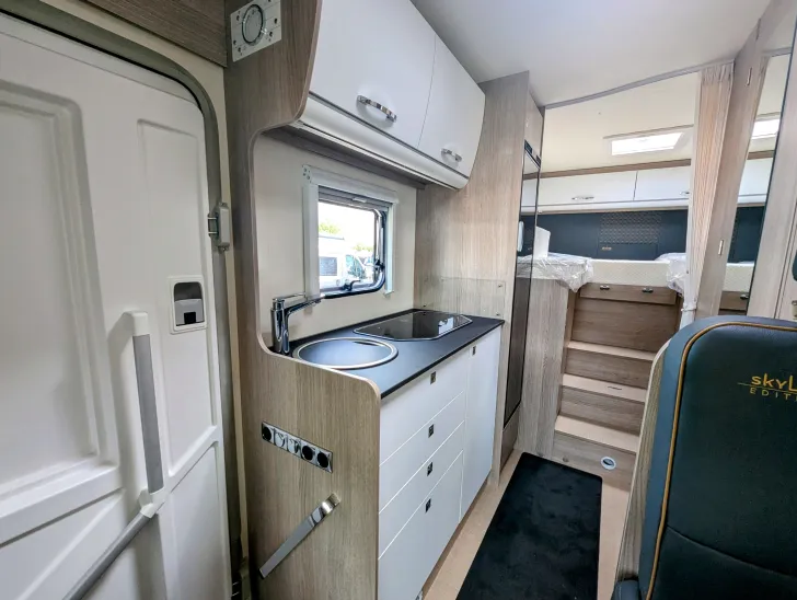 Fahrzeugbild Bürstner Lyseo Time Skyline Edition 690 G #10