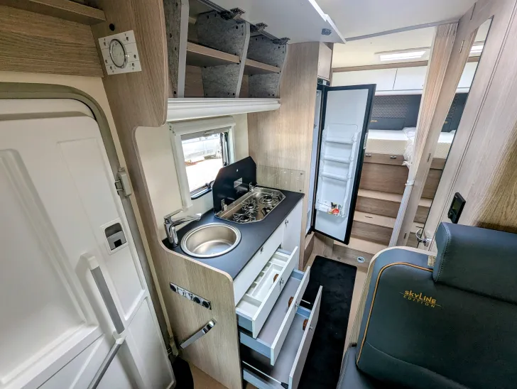 Fahrzeugbild Bürstner Lyseo Time Skyline Edition 690 G #11