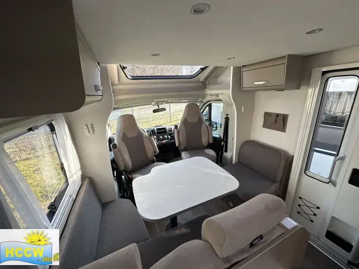 Weitere Sitzgruppe Carado T 447 Pro + / 165 PS + Hubbett