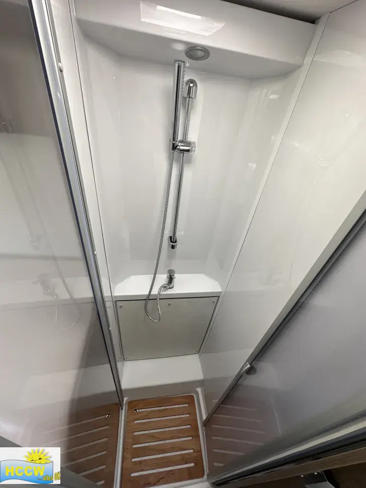 Ohne Titel Carado T 447 Pro + / 165 PS + Hubbett