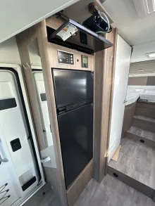 Fahrzeugbild Carado T 447 Pro + / 165 PS + Hubbett #17