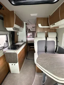 Sicht vorne-hinten VanTourer 600 D Aufstelldach, Klima u. Li-Batt