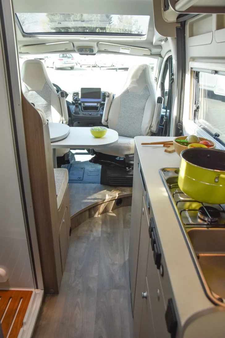 Fahrzeugbild Carado CV640 pro+*Schwenkbad*Digital-Paket* #8