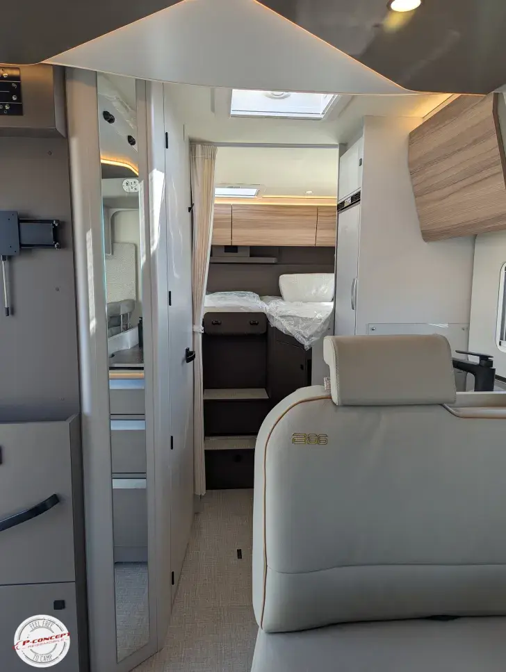 Fahrzeugbild Bürstner B66 690 TD Listenpreis: 85.712€ #11