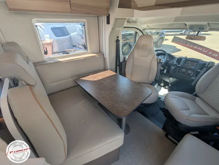 Fahrzeugbild Bürstner B66 690 TD Listenpreis: 85.712€ #9