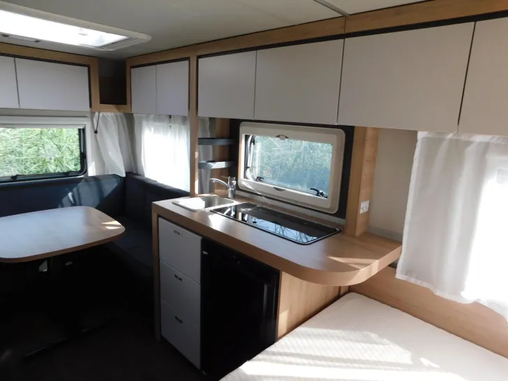 Fahrzeugbild Knaus Sport 450 FU Mover, Fahrradträger, TV-Halter #6