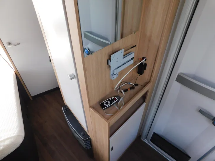 Fahrzeugbild Knaus Sport 450 FU Mover, Fahrradträger, TV-Halter #13