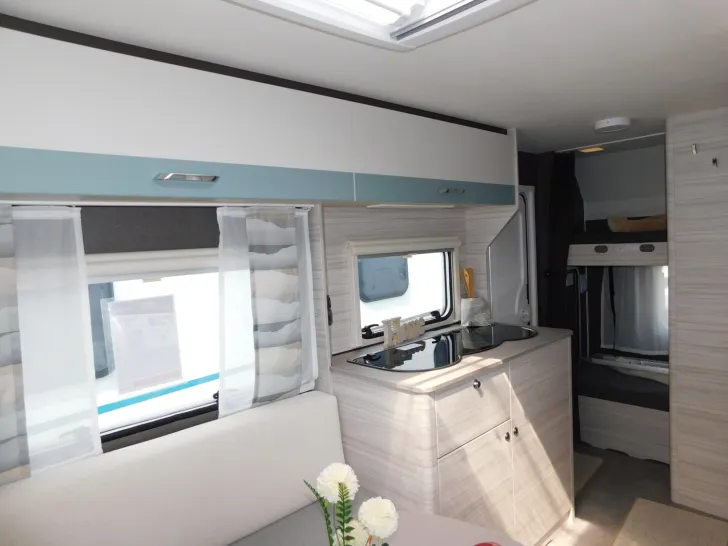 Fahrzeugbild Dethleffs c-joy 480 QLK Bugfenster + Toilettenfenster #10