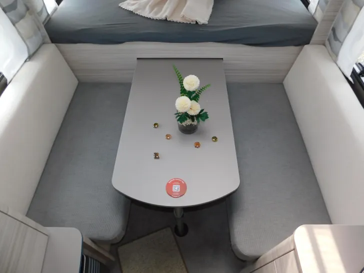 Fahrzeugbild Dethleffs c-joy 480 QLK Bugfenster + Toilettenfenster #14