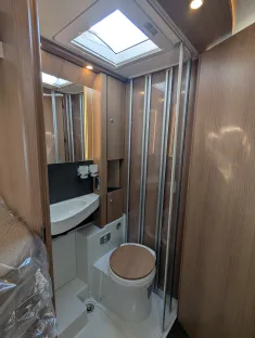 Bild 19 Carthago C1-tourer I 141 KB-LE lightweight 3.5t Listenpreis: 137.620€