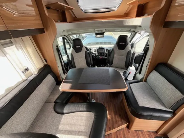 Fahrzeugbild LMC Breezer Lift H 737 G Euro 6 Automatik- SAT- Solar- Lithium 150A #8