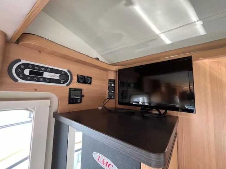 Fahrzeugbild LMC Breezer Lift H 737 G Euro 6 Automatik- SAT- Solar- Lithium 150A #11