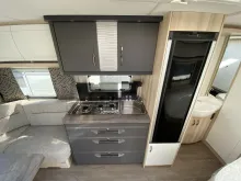 Fahrzeugbild Hobby De Luxe 460 UFe #8