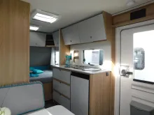 Fahrzeugbild Dethleffs Aero 410 QS Duschpaket, Stauklappe links, 1700Kg #8