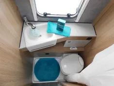 Bild 14 Dethleffs Aero 410 QS Duschpaket, Stauklappe links, 1700Kg