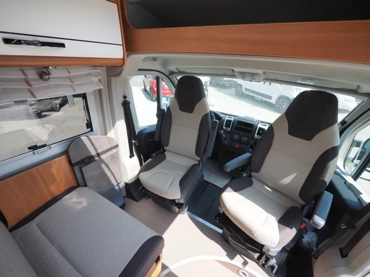 Fahrzeugbild Pössl Summit 540, Duo Control, 2. Batt., 5. Sitzplatz #6