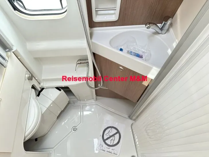 Fahrzeugbild Malibu Van first class-two rooms GT skyview 640 LE RB #10