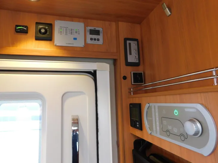 Fahrzeugbild Hymer Tramp SL 704 HY4,Solar,Wechselrichter,Klima,AHK #17