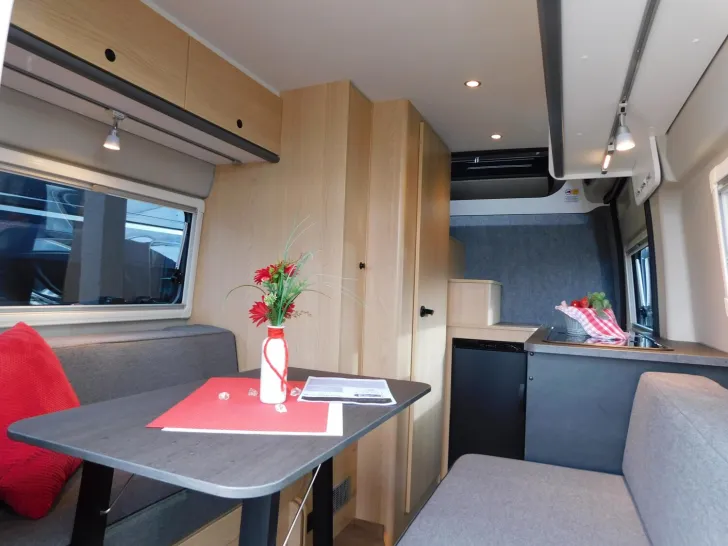 Fahrzeugbild Sunlight Vanlife 540 AWT iso+beheizt, Fenster hi.re. #11