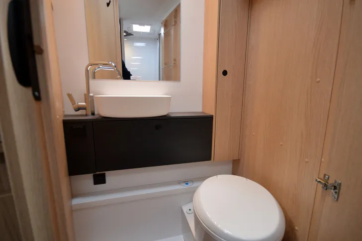 Fahrzeugbild Sunlight T 68C #11