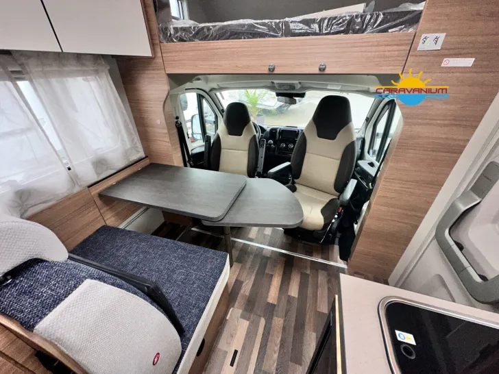 Fahrzeugbild Weinsberg CaraHome 550 MG 4 Pakete Navi/Rückfahrkamera #25
