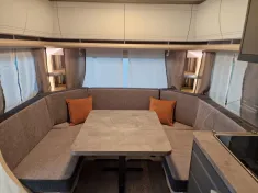 Bild 3 Hobby De Luxe 460 UFe - Sondermodell IC-Line