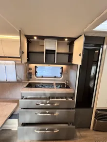 Fahrzeugbild Hobby De Luxe 540 UL Ambientebeleuchtung #5