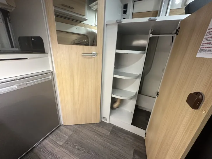 Fahrzeugbild Karmann Mobil Dexter 550 Lithium Kamera Combi D4 Heizung #9