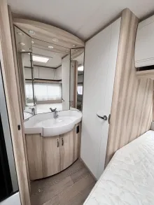 Fahrzeugbild Hobby De Luxe 460 UFe #7