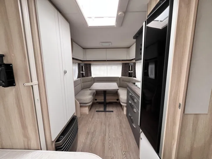 Fahrzeugbild Hobby De Luxe 460 UFe #11
