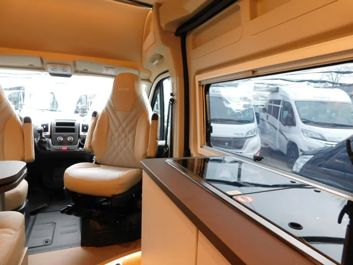 Fahrzeugbild Bürstner Campeo C 540 165 PS, Sitzheizung, Markise, AHK #11