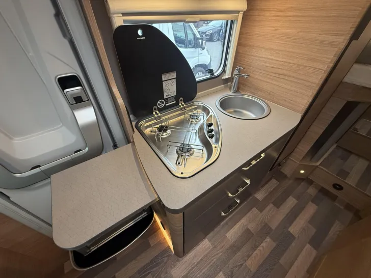 Fahrzeugbild Weinsberg CaraCompact EDITION PEPPER 600 MEG TV KLIMA NAVI #8