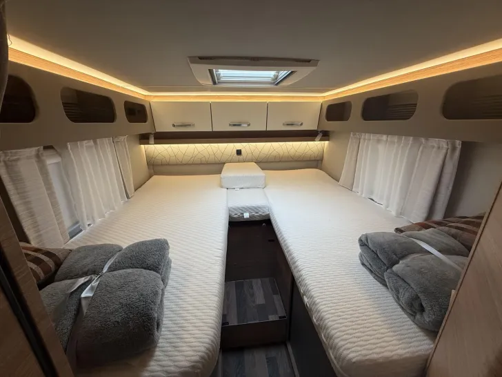 Fahrzeugbild Weinsberg CaraCompact EDITION PEPPER 600 MEG TV KLIMA NAVI #13