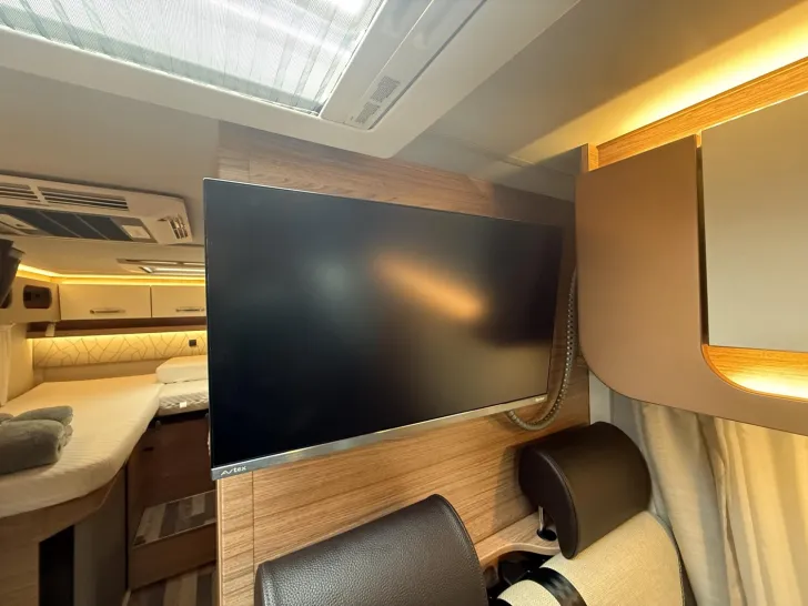 Fahrzeugbild Weinsberg CaraCompact EDITION PEPPER 600 MEG TV KLIMA NAVI #15
