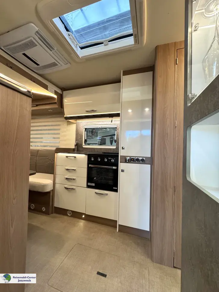 Fahrzeugbild Bürstner Lyseo TD 644 G Harmony Line Winter Paket #13