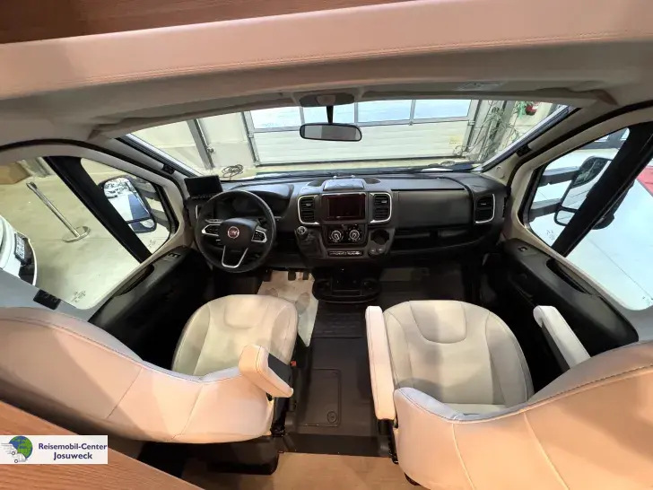 Fahrzeugbild Bürstner Lyseo TD 644 G Harmony Line Winter Paket #21