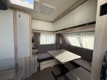 Fahrzeugbild Hobby De Luxe 460 LU 1500 KG #8