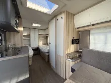 Fahrzeugbild Hobby De Luxe 460 LU 1500 KG #9