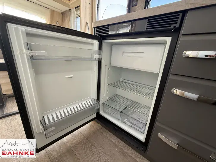 Fahrzeugbild Hobby De Luxe 460 LU 1500 KG #11