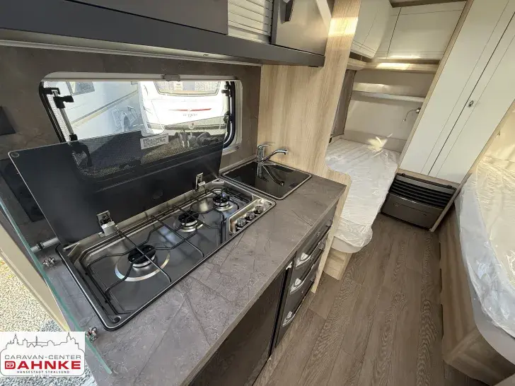 Fahrzeugbild Hobby De Luxe 460 LU 1500 KG #12