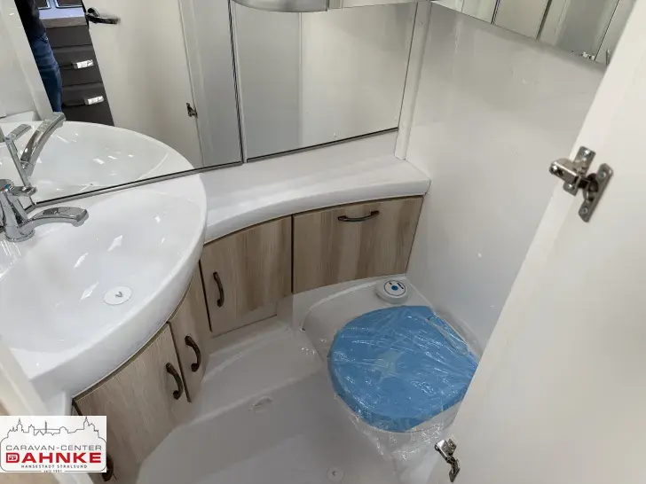 Fahrzeugbild Hobby De Luxe 460 LU 1500 KG #15