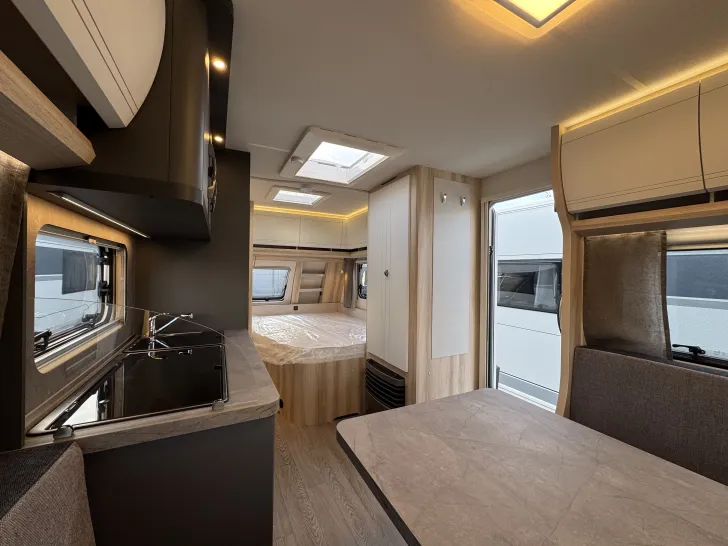 Fahrzeugbild Hobby De Luxe 460 UFe #9