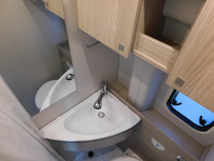 Fahrzeugbild Bürstner Lineo C 550 ab sofort verfügbar #19