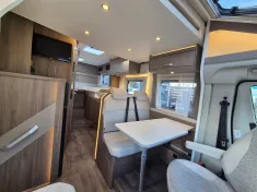 Bild 12 Carado T338 pro+ *Hubbett*SAT*Bettumbau*