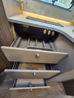 Bild 26 Carado T338 pro+ *Hubbett*SAT*Bettumbau*