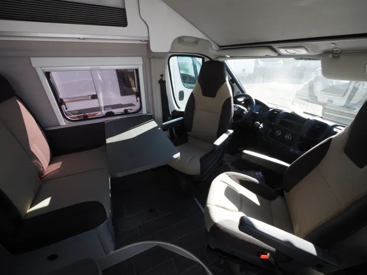 Fahrzeugbild Weinsberg CaraBus 600 DQ, Gr. Kühlschr., Markise, uvm. #4