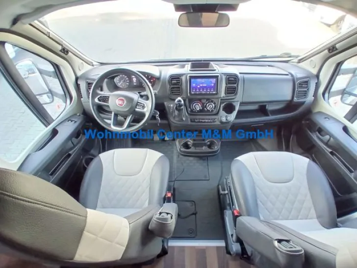 Fahrzeugbild Weinsberg CaraHome 550 MG Modell 2024 Automatik Arktis #4