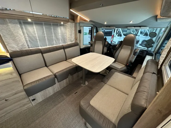Fahrzeugbild Eura Mobil Integra Line IL 695 LF Ehem. Preis 112360,- Euro #6